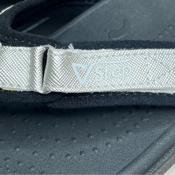 V-Step Adjustable Flip Flops Sandals-Black & Silver-Women’s 6.5 & 8.5-Casual-NEW - Picture 2 of 12